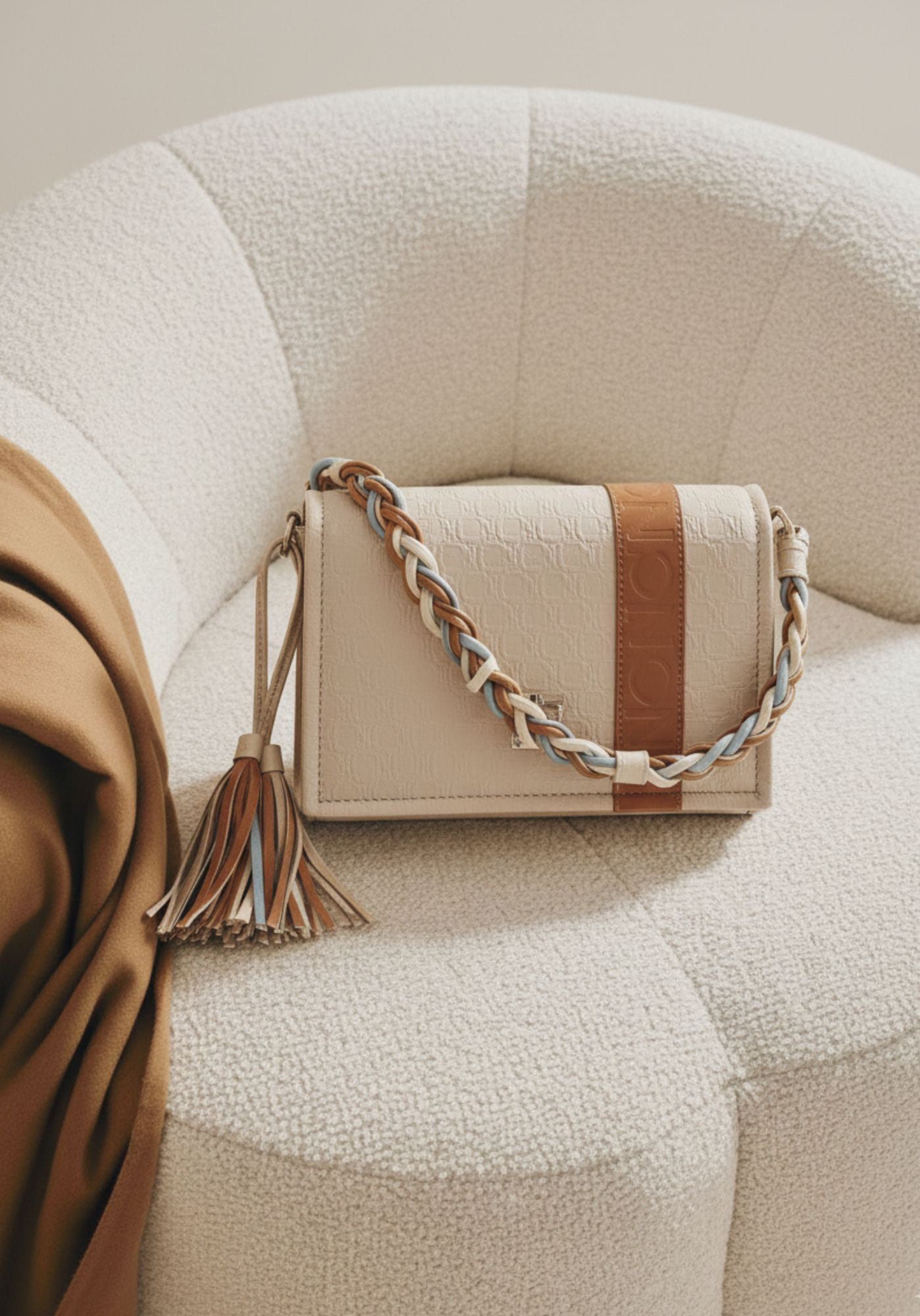 Bandolera solapa Noco beige